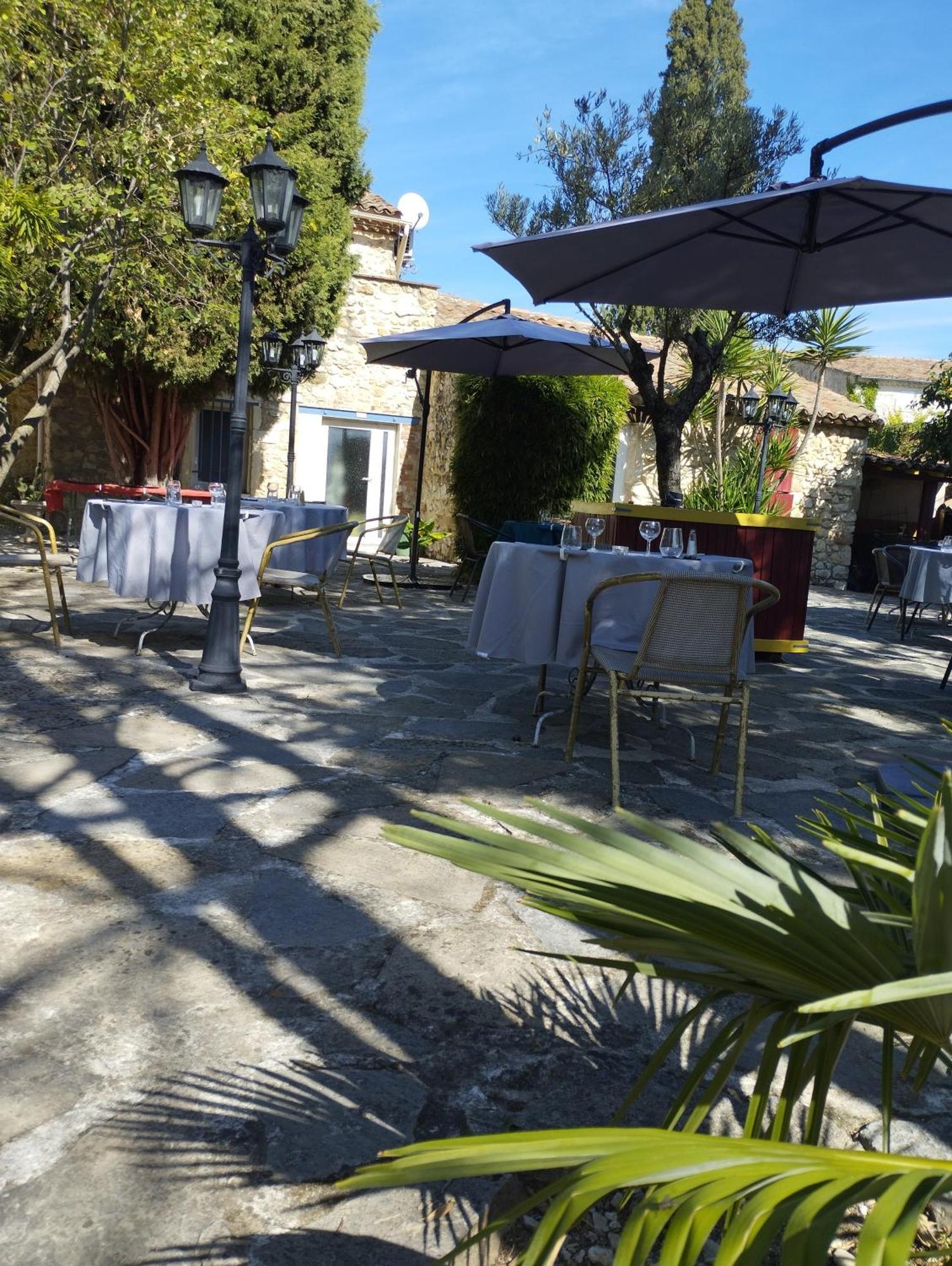 Logis Hotel Restaurant L'Esquielle Saint-Genies-de-Malgoires المظهر الخارجي الصورة