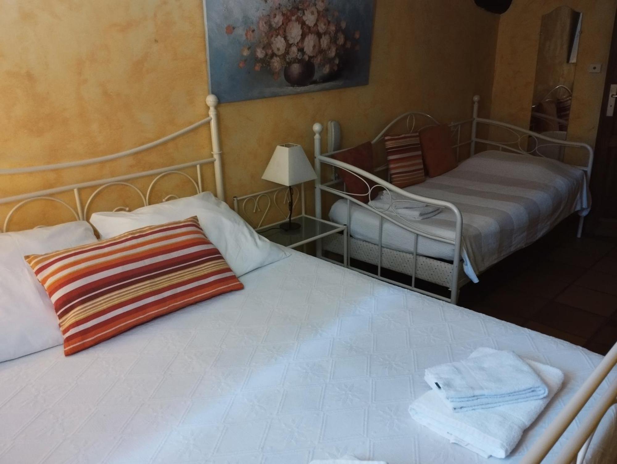 Logis Hotel Restaurant L'Esquielle Saint-Genies-de-Malgoires المظهر الخارجي الصورة