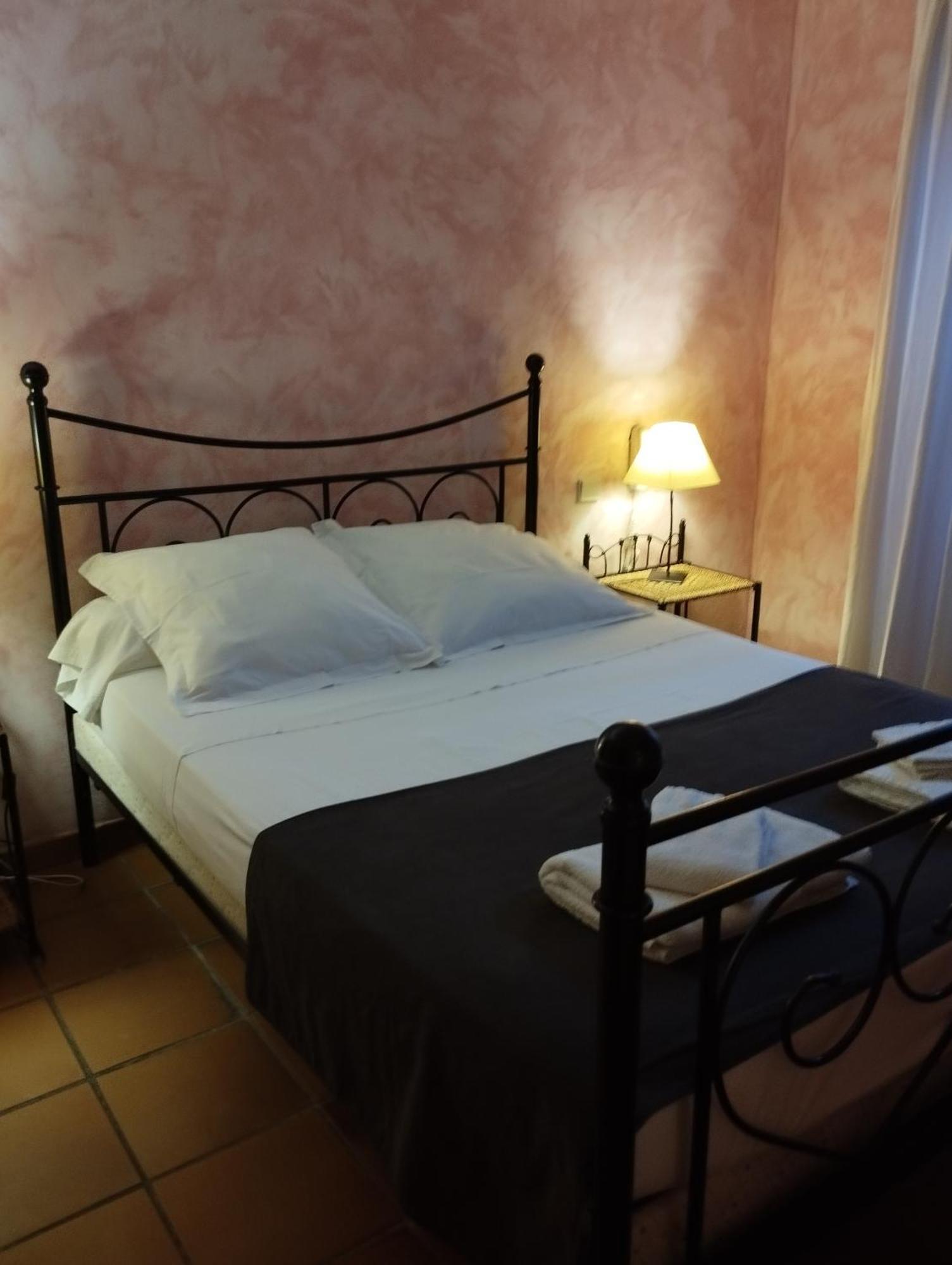 Logis Hotel Restaurant L'Esquielle Saint-Genies-de-Malgoires المظهر الخارجي الصورة