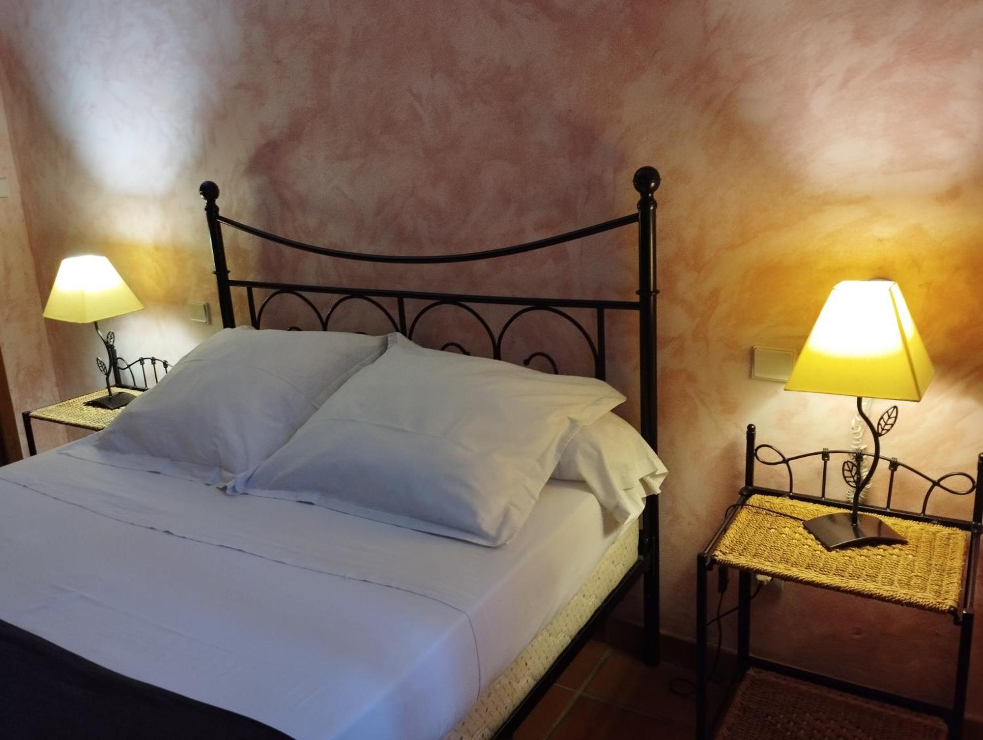 Logis Hotel Restaurant L'Esquielle Saint-Genies-de-Malgoires المظهر الخارجي الصورة